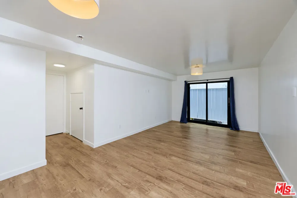 18 24th Avenue Venice, CA 90291