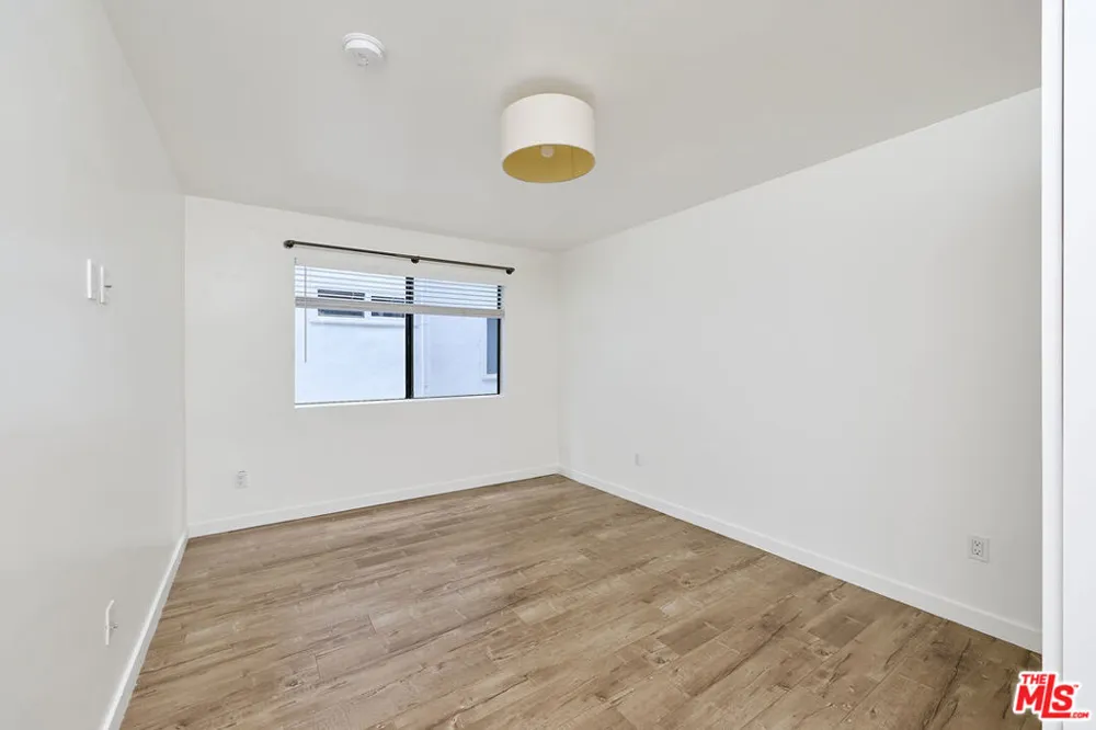 18 24th Avenue Venice, CA 90291