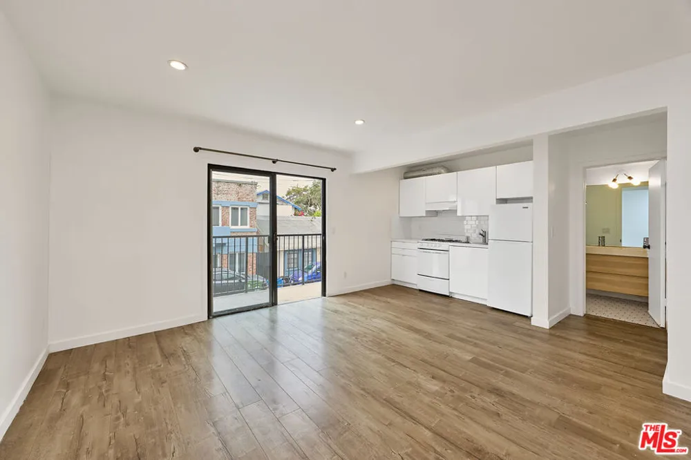 18 24th Avenue Venice, CA 90291