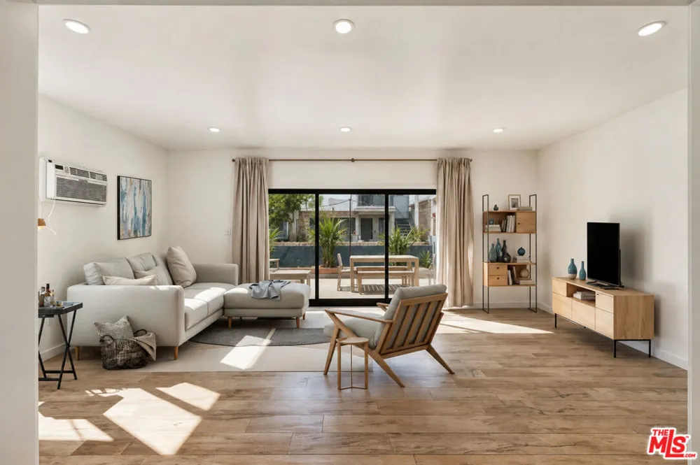 18 24th Avenue Venice, CA 90291