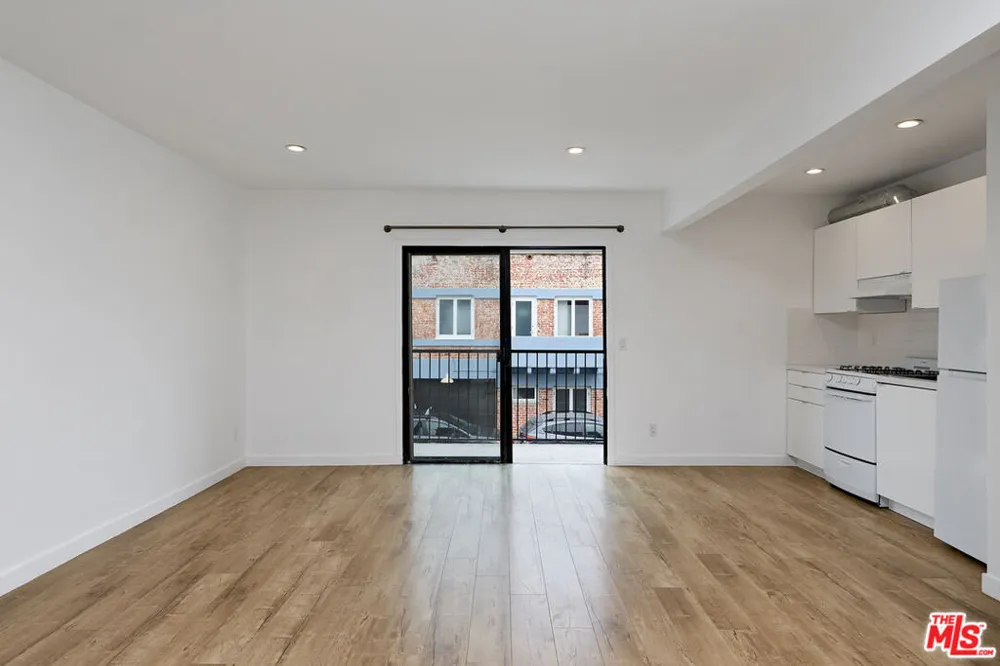 18 24th Avenue Venice, CA 90291