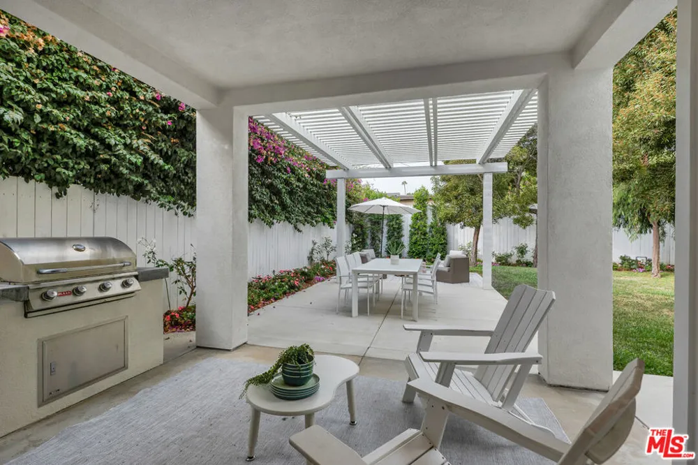 2421 Louella Avenue Los Angeles, CA 90291