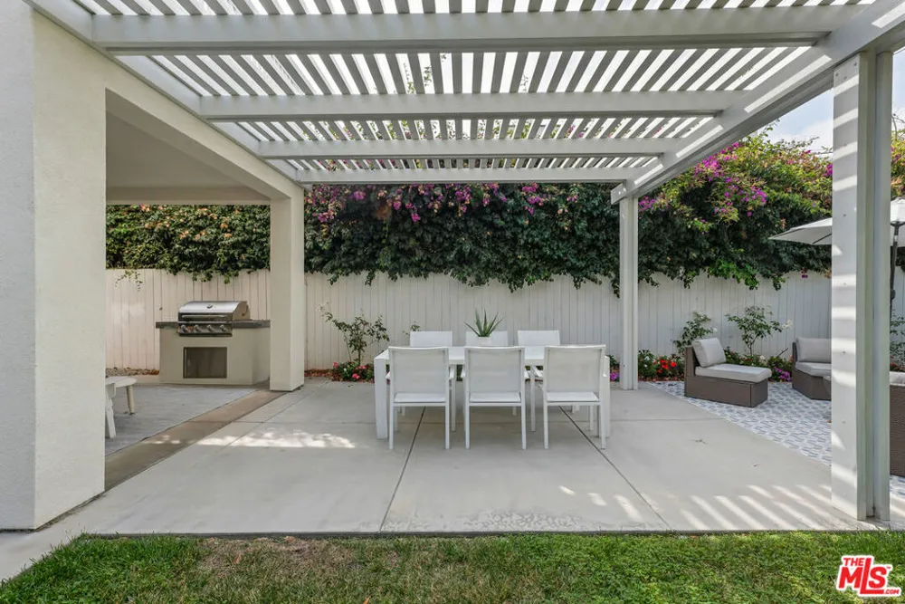 2421 Louella Avenue Los Angeles, CA 90291