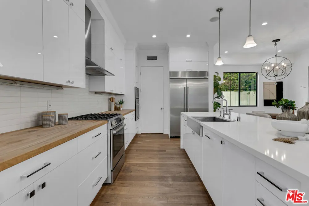 2421 Louella Avenue Los Angeles, CA 90291