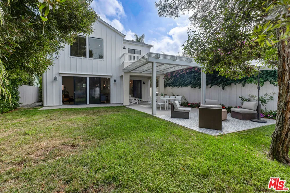 2421 Louella Avenue Los Angeles, CA 90291