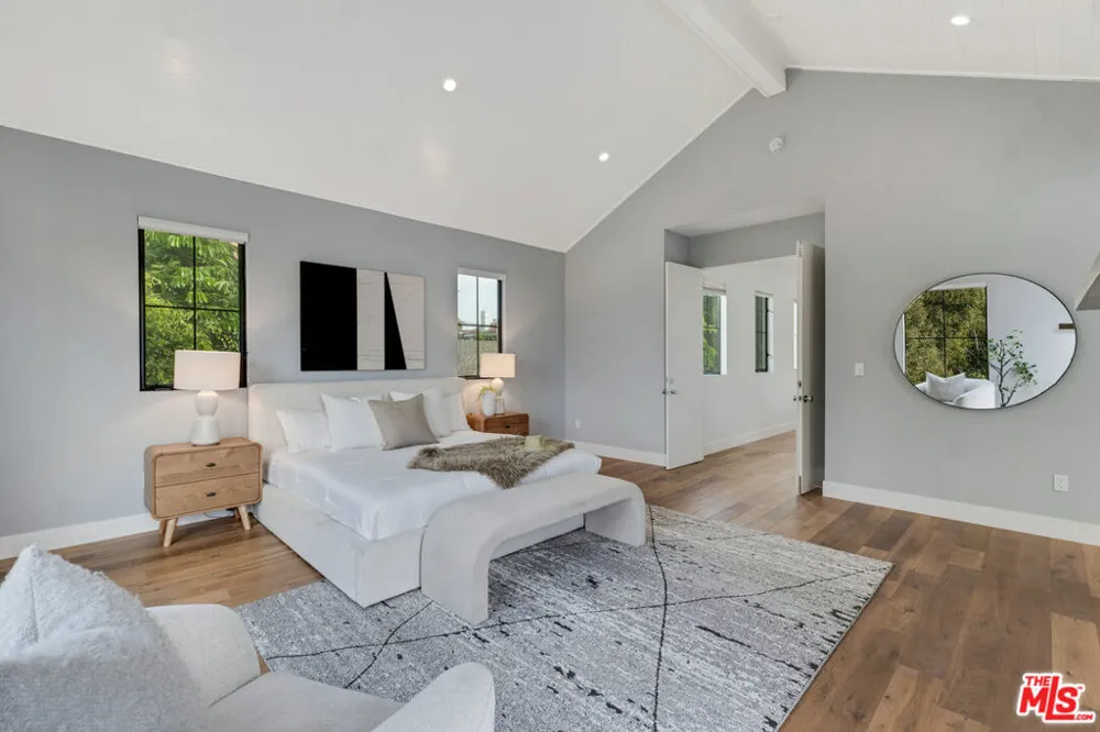 2421 Louella Avenue Los Angeles, CA 90291