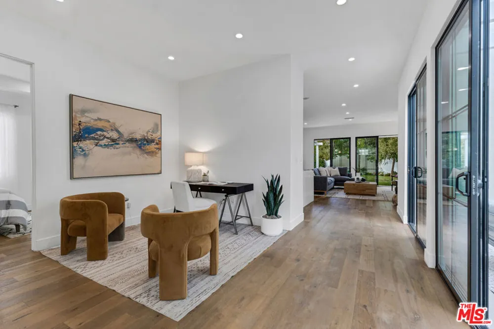 2421 Louella Avenue Los Angeles, CA 90291