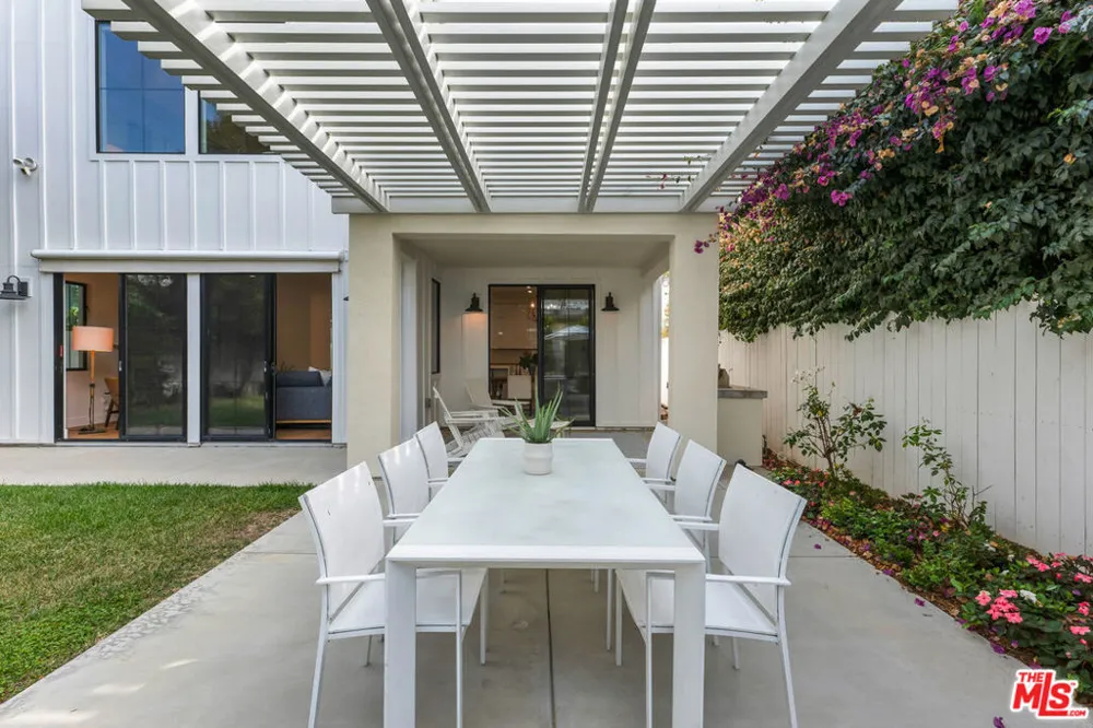 2421 Louella Avenue Los Angeles, CA 90291