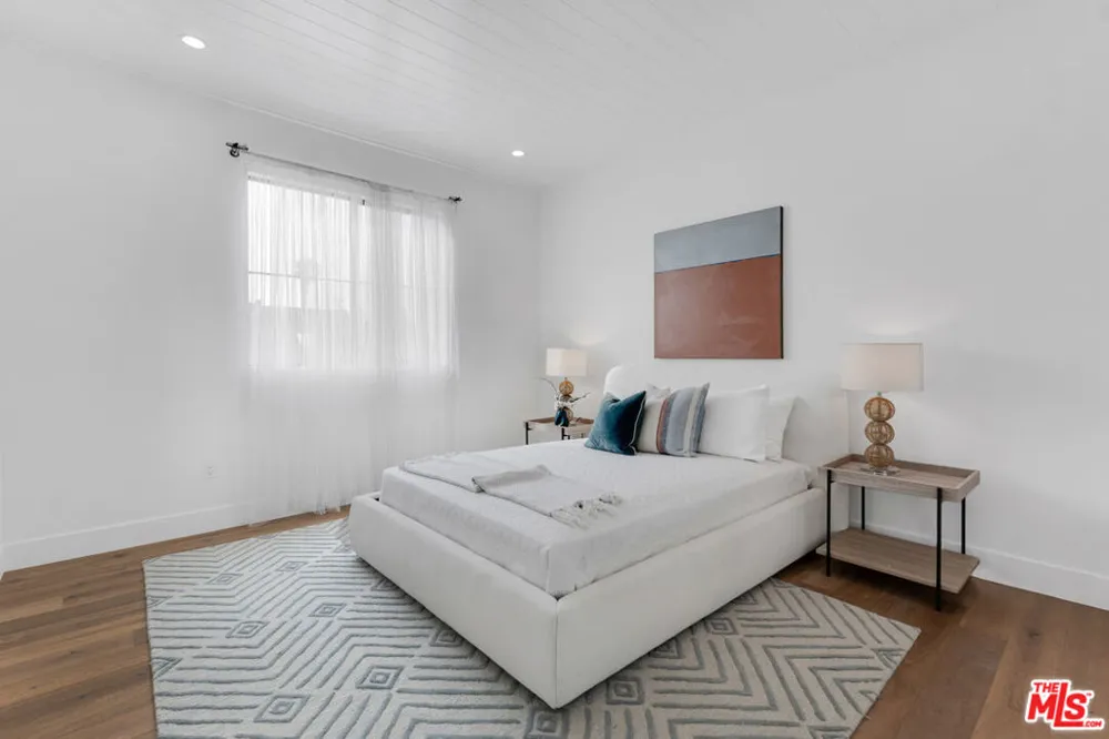 2421 Louella Avenue Los Angeles, CA 90291