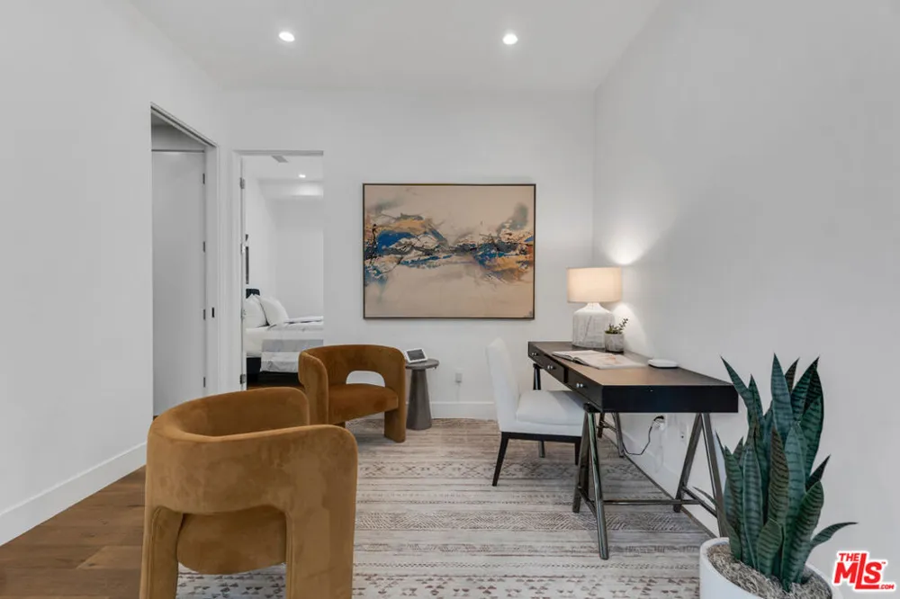 2421 Louella Avenue Los Angeles, CA 90291