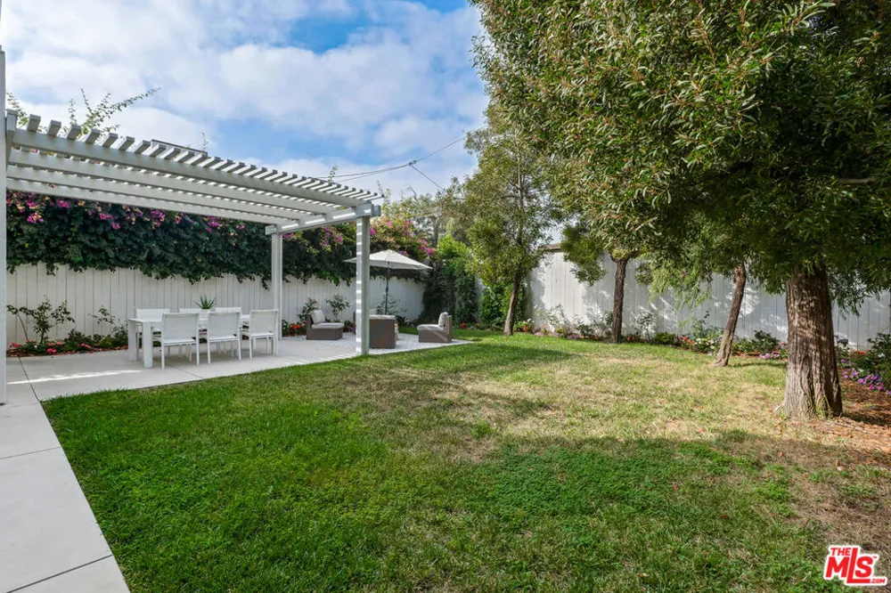 2421 Louella Avenue Los Angeles, CA 90291