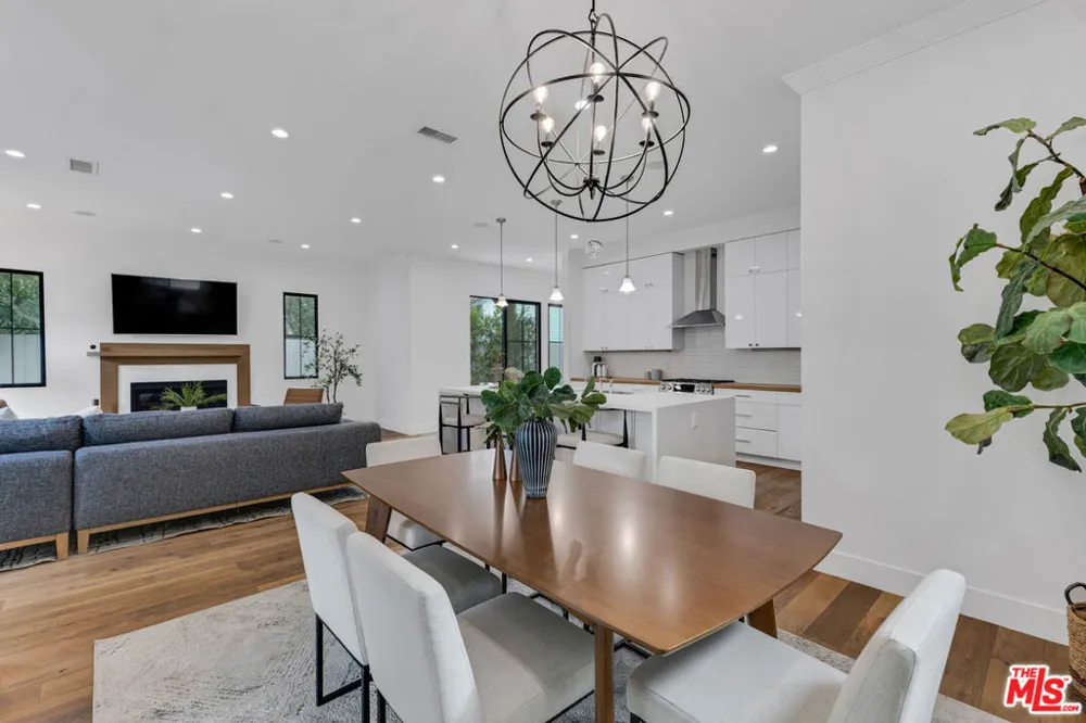 2421 Louella Avenue Los Angeles, CA 90291
