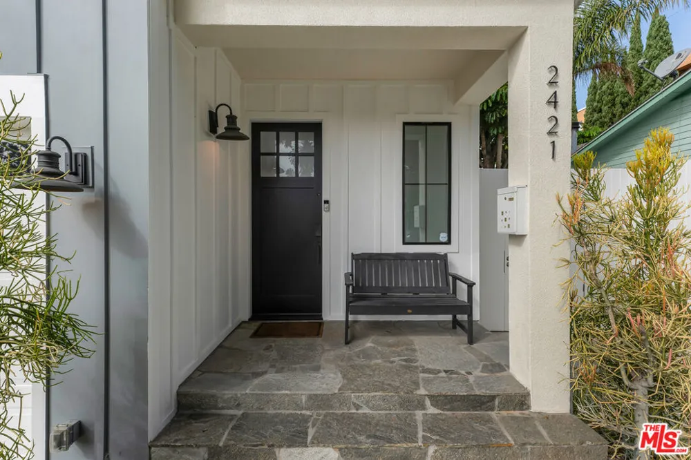 2421 Louella Avenue Los Angeles, CA 90291