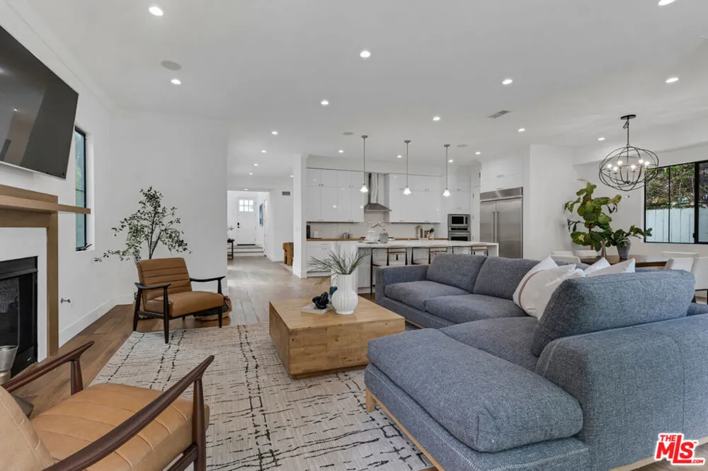2421 Louella Avenue Los Angeles, CA 90291