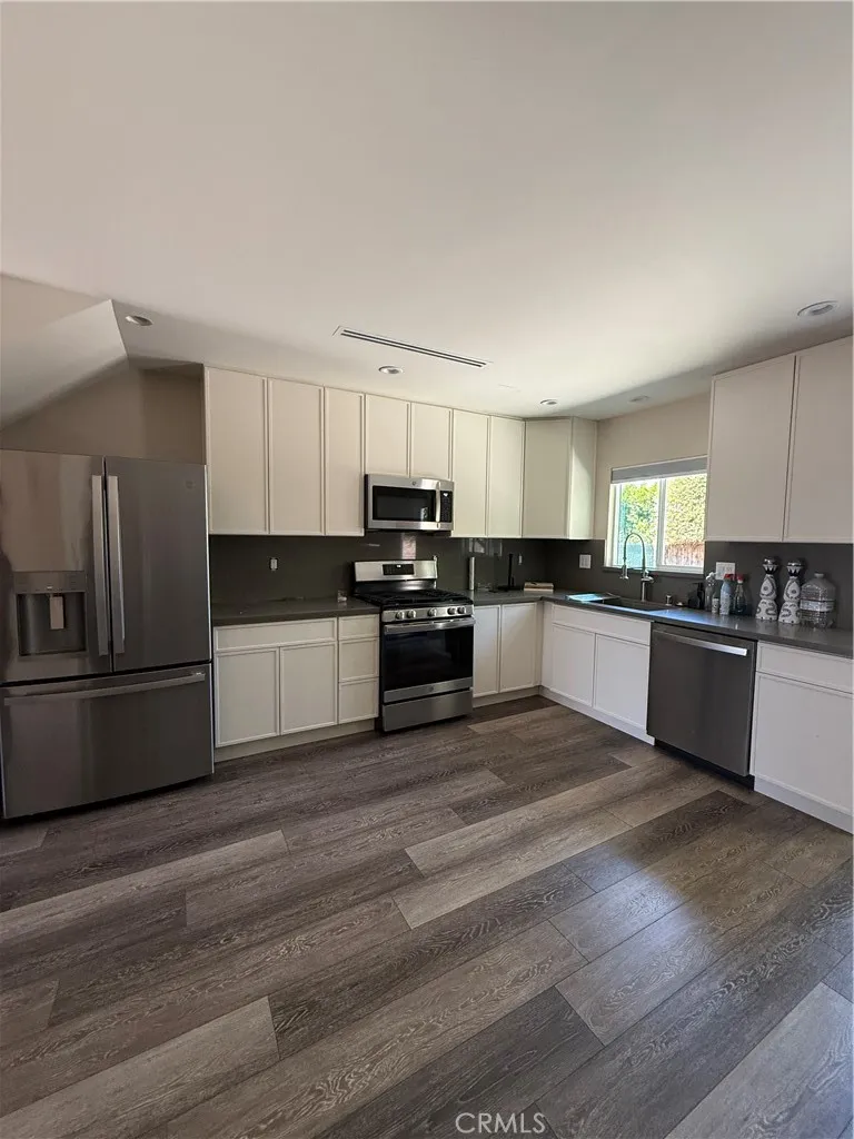 7923 Bellaire North Hollywood, CA 91605
