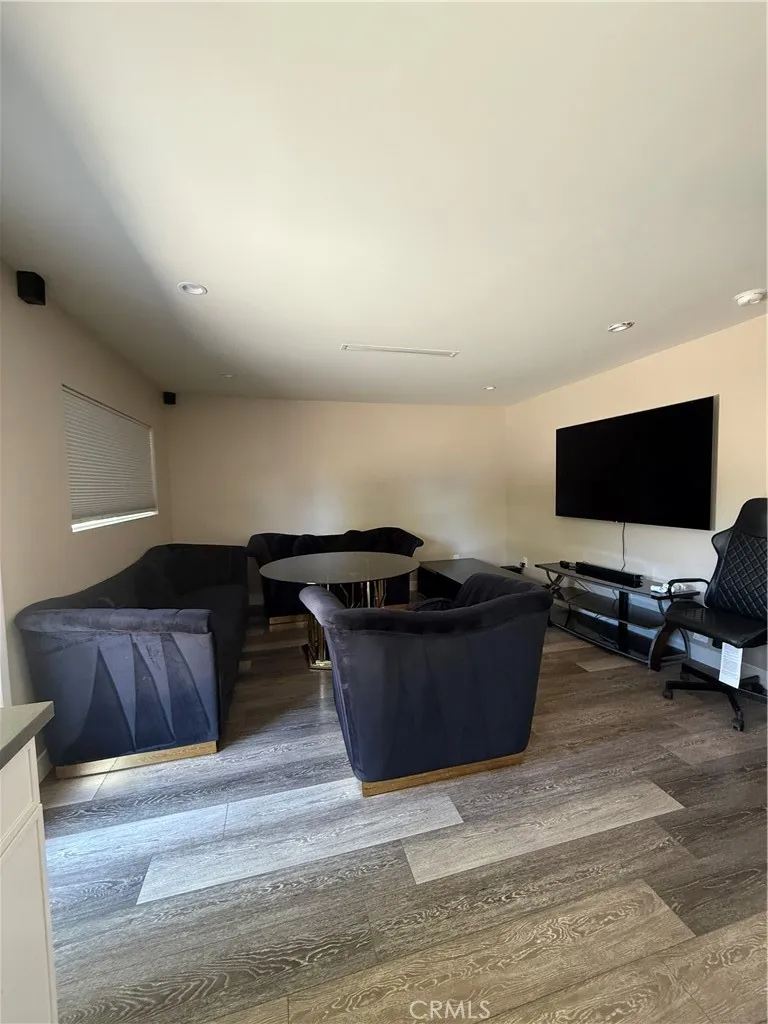 7923 Bellaire North Hollywood, CA 91605