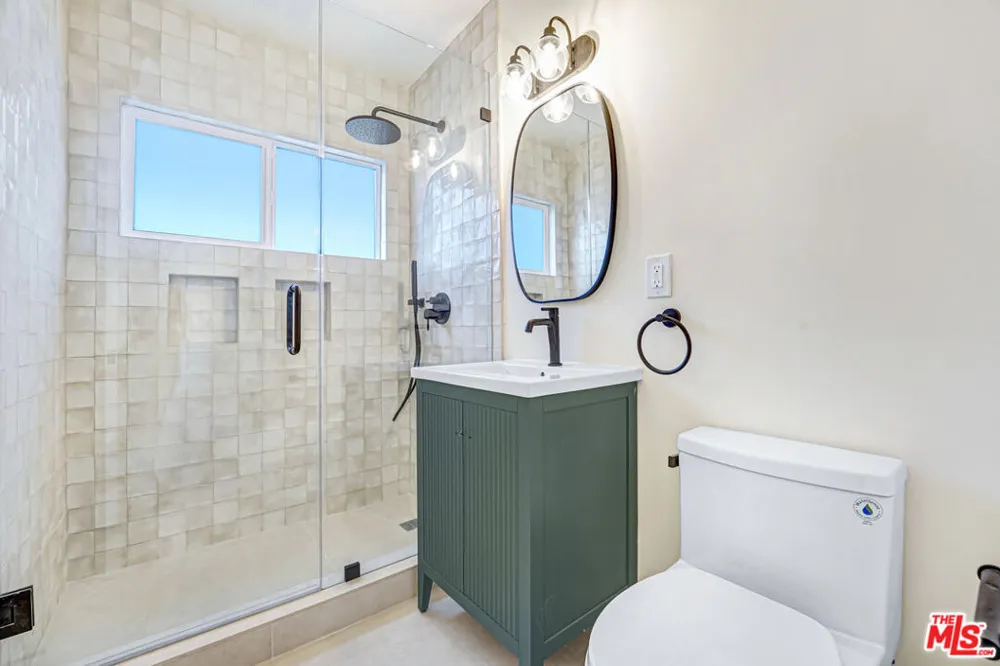 16185 W Sunset Blvd #6 Pacific Palisades, CA 90272