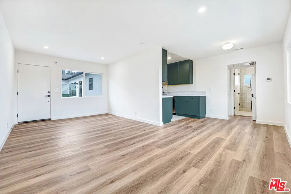 16185 W Sunset Blvd #6 Pacific Palisades, CA 90272