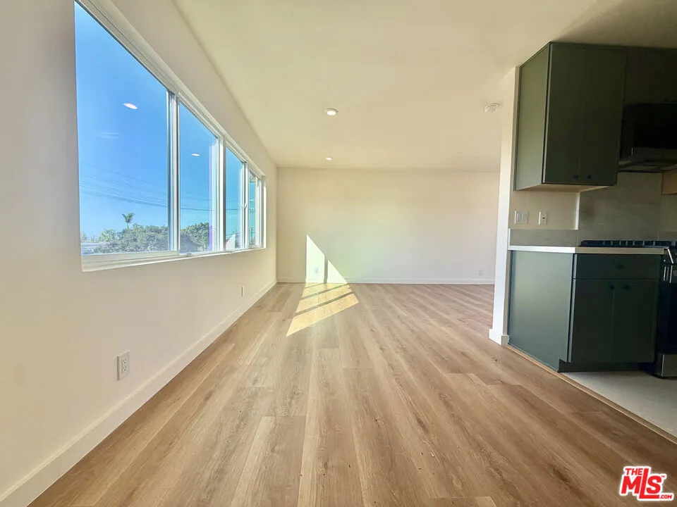 16185 W Sunset Blvd #6 Pacific Palisades, CA 90272
