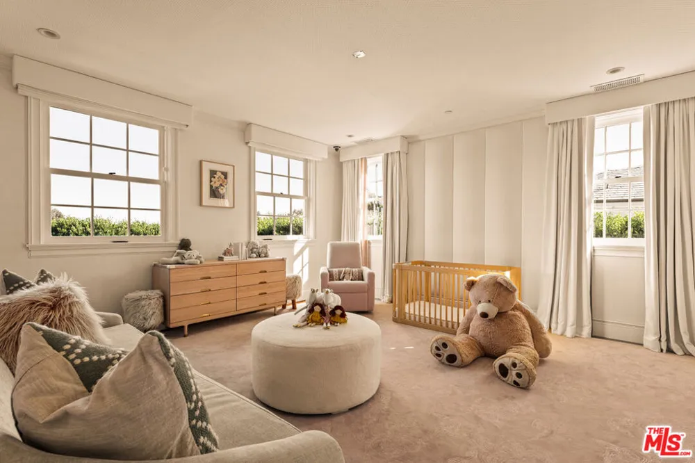 1232 Corsica Drive Pacific Palisades, CA 90272