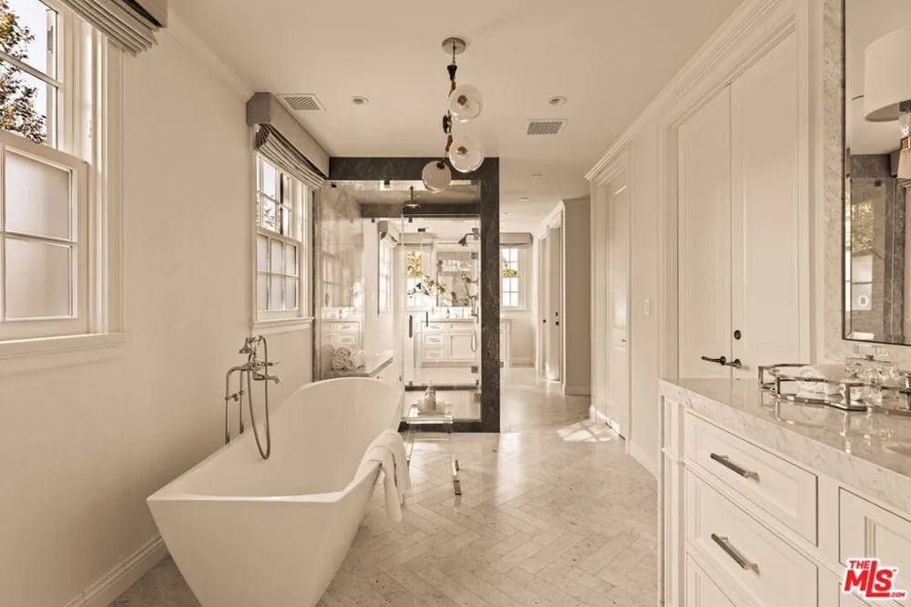 1232 Corsica Drive Pacific Palisades, CA 90272