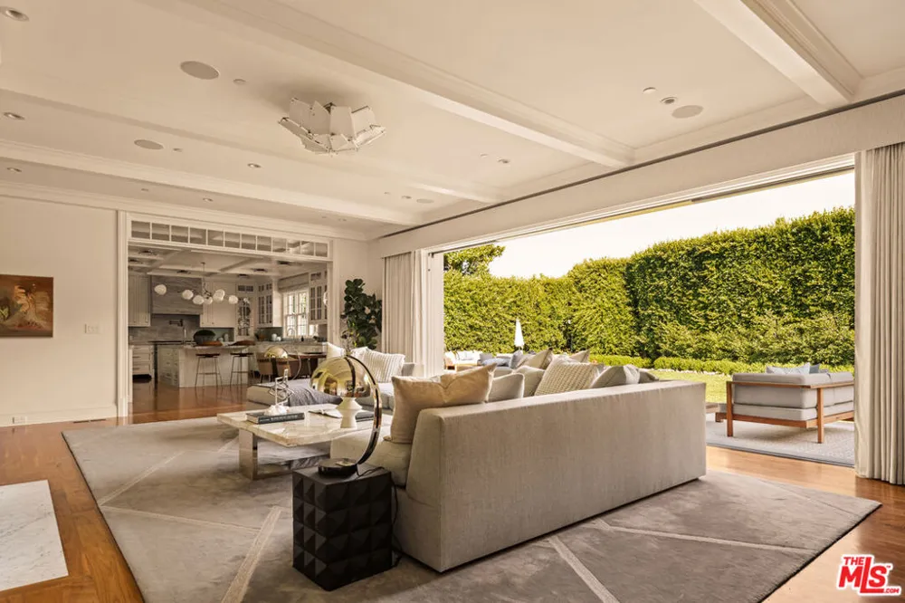 1232 Corsica Drive Pacific Palisades, CA 90272