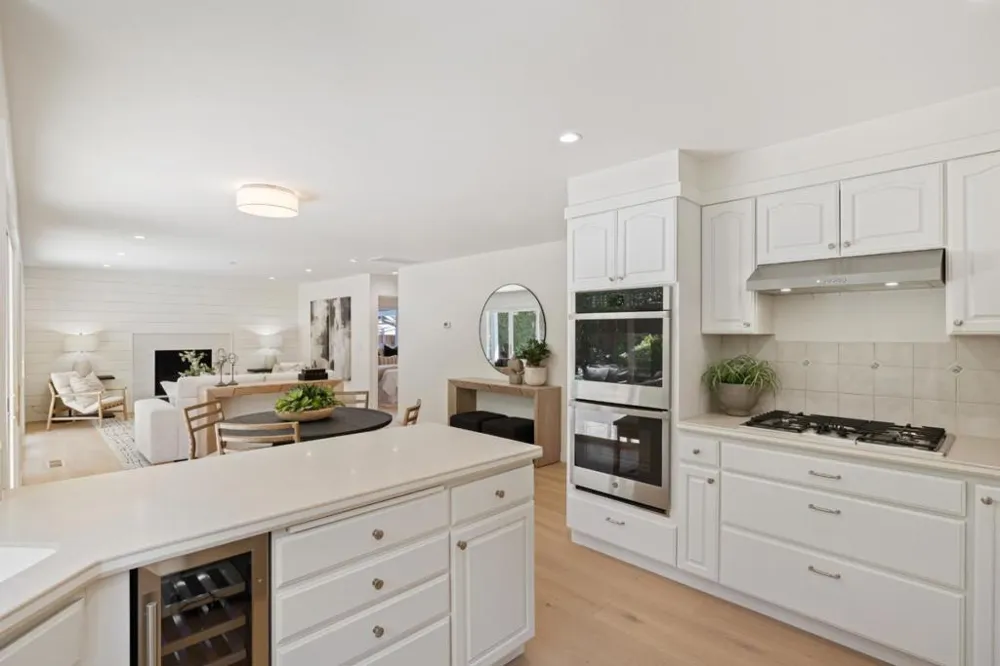 1238 Woodview Terrace Los Altos, CA 94024