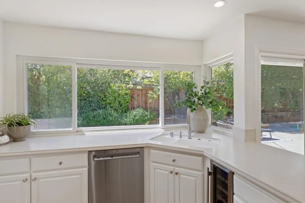 1238 Woodview Terrace Los Altos, CA 94024