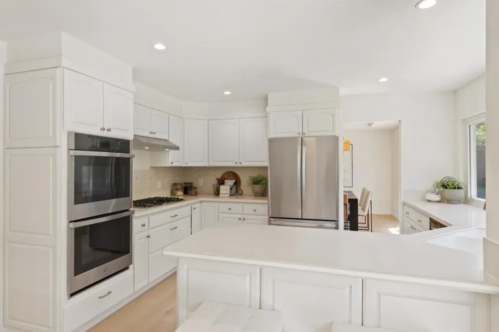 1238 Woodview Terrace Los Altos, CA 94024