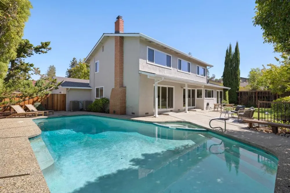 1238 Woodview Terrace Los Altos, CA 94024