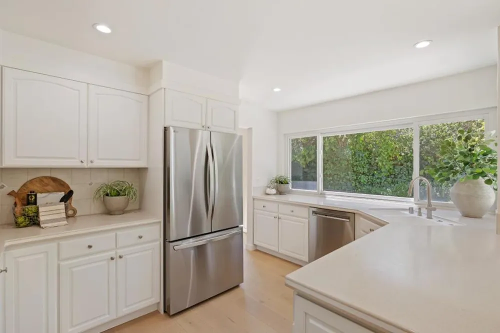 1238 Woodview Terrace Los Altos, CA 94024