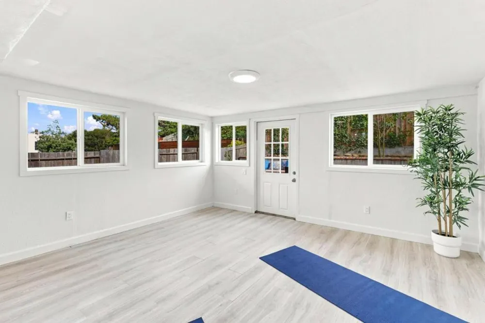 60 Roslyn Court Daly City, CA 94015