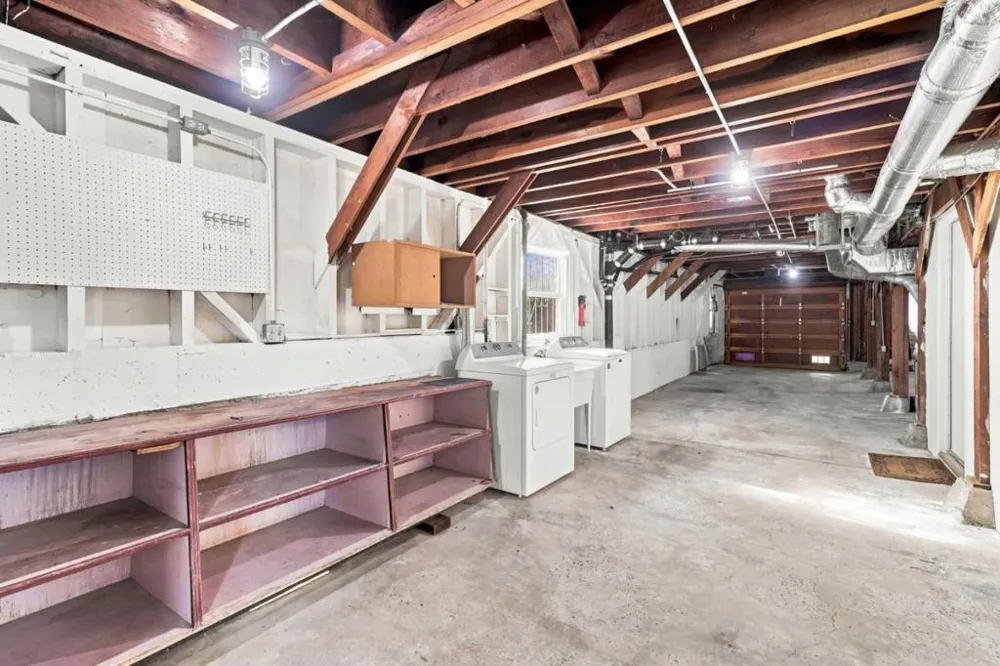 60 Roslyn Court Daly City, CA 94015