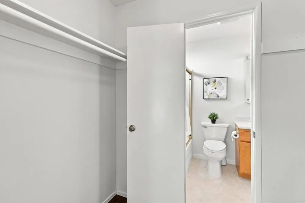 60 Roslyn Court Daly City, CA 94015