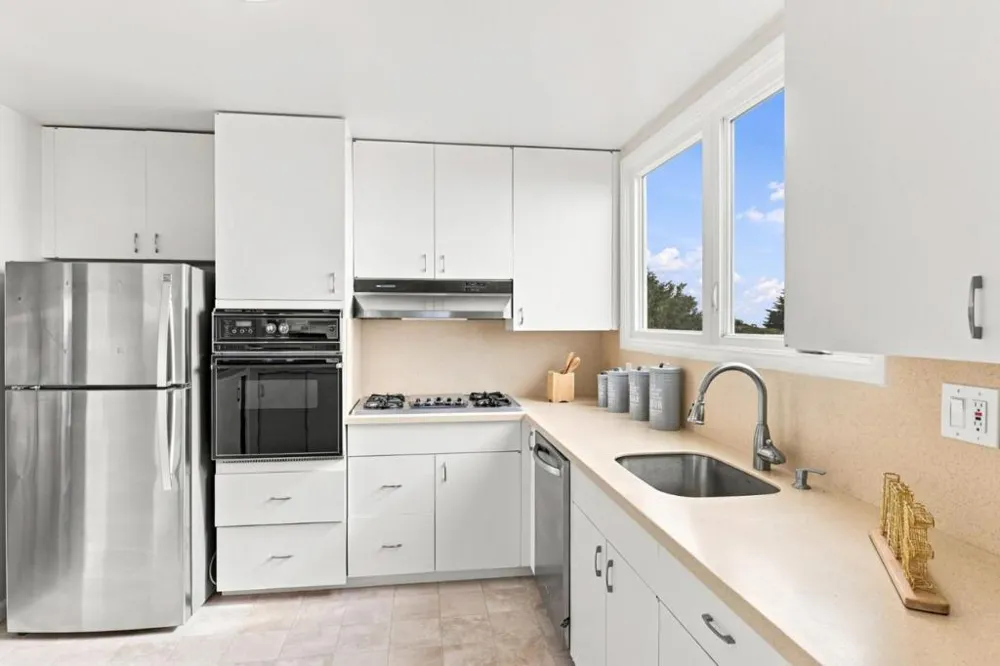 60 Roslyn Court Daly City, CA 94015