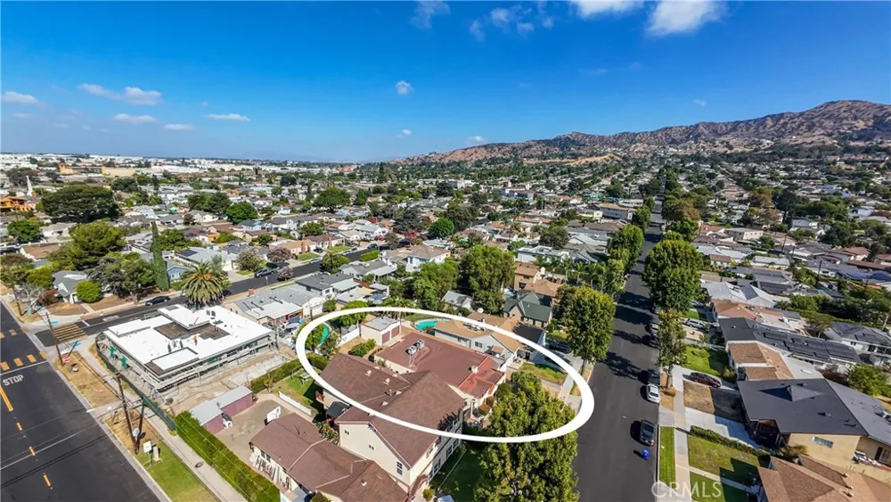 2207 Lamer Street Burbank, CA 91504