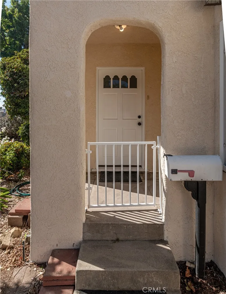 2207 Lamer Street Burbank, CA 91504