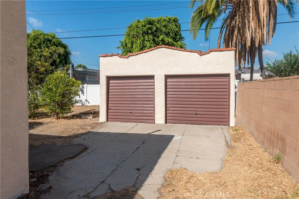 2207 Lamer Street Burbank, CA 91504