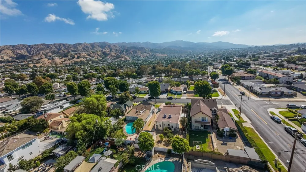 2207 Lamer Street Burbank, CA 91504