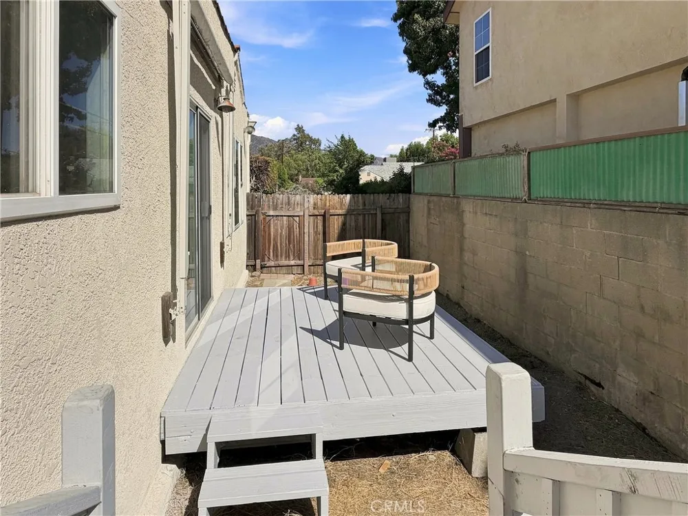 2207 Lamer Street Burbank, CA 91504