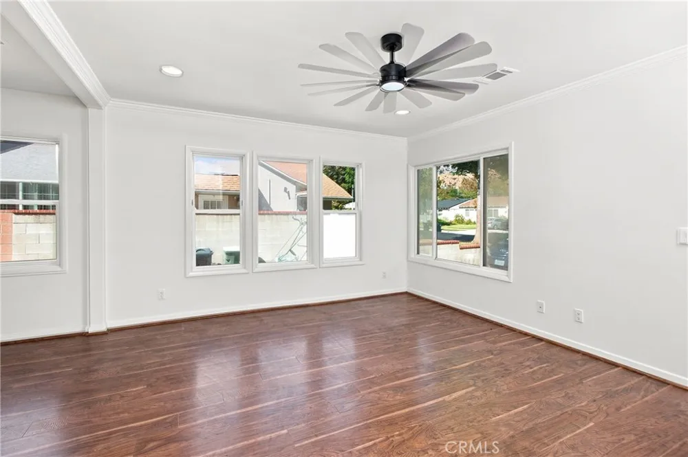 2207 Lamer Street Burbank, CA 91504