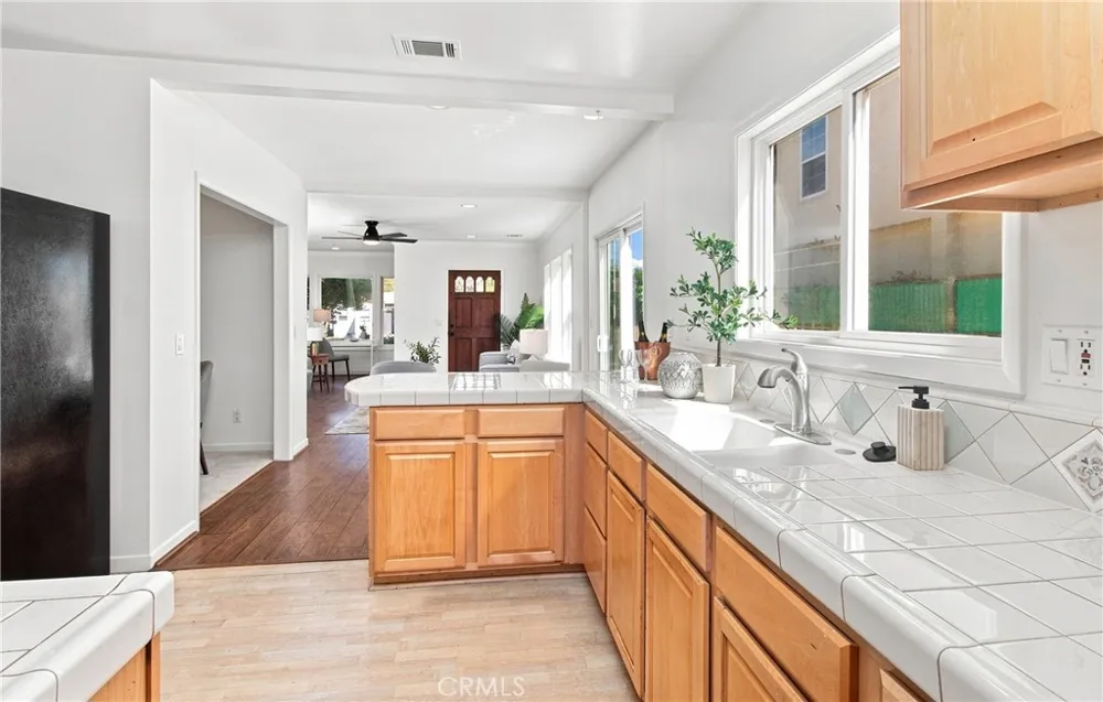 2207 Lamer Street Burbank, CA 91504