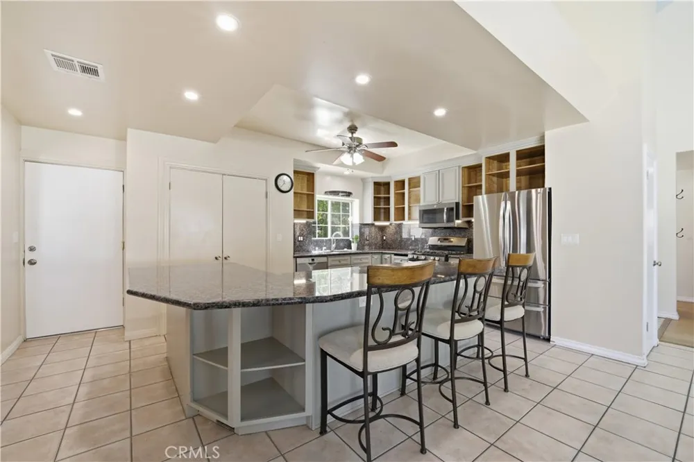 8621 Keokuk Winnetka, CA 91306