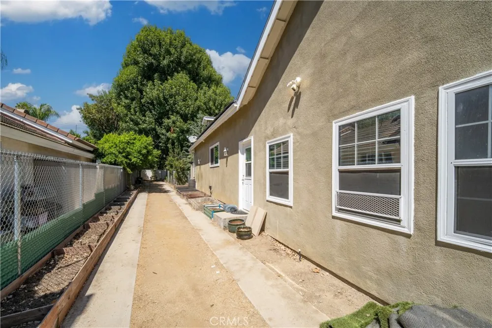 8621 Keokuk Winnetka, CA 91306