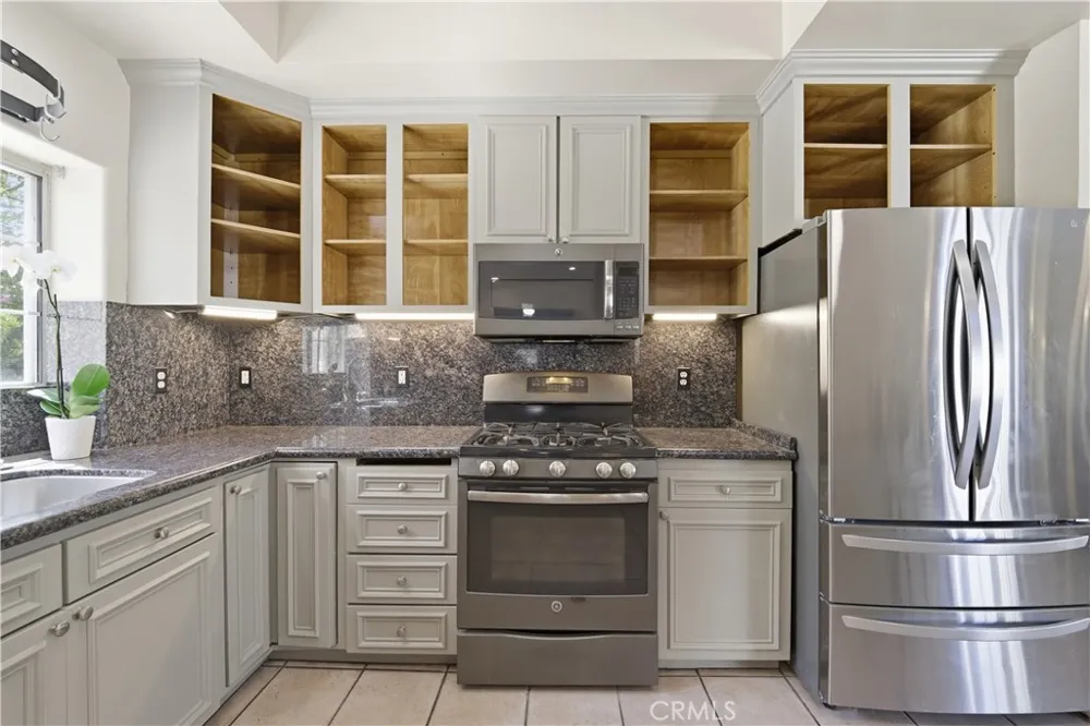 8621 Keokuk Winnetka, CA 91306