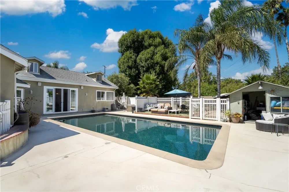 8621 Keokuk Winnetka, CA 91306