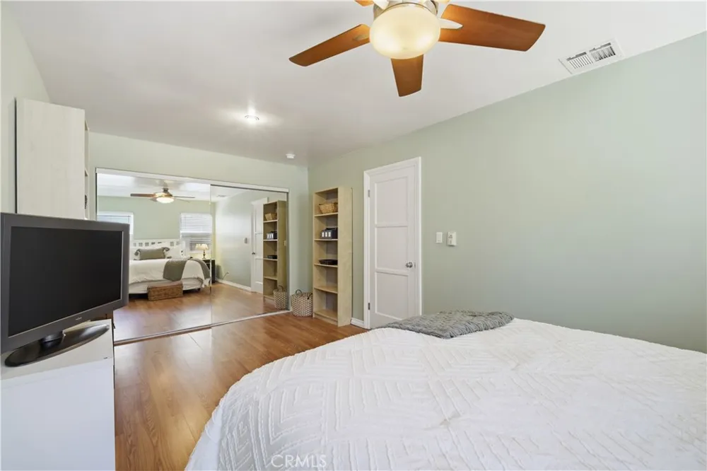 8621 Keokuk Winnetka, CA 91306