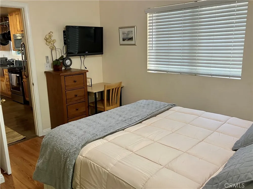 8621 Keokuk Winnetka, CA 91306