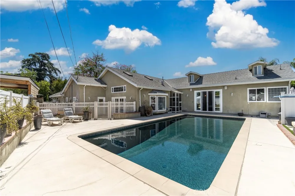 8621 Keokuk Winnetka, CA 91306