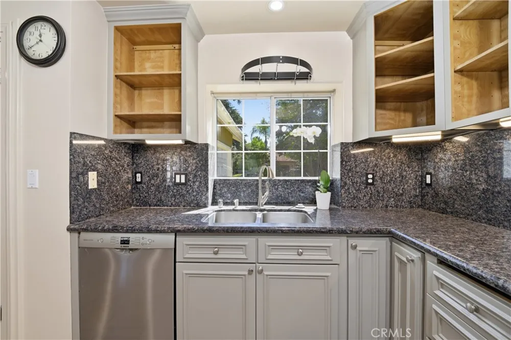 8621 Keokuk Winnetka, CA 91306